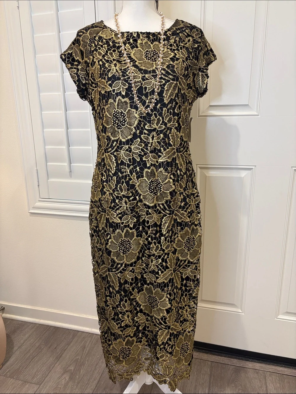 ECI New York Foiled Gold Lace Cap Sleeve Midi Sheath Dress New Size 8 - Picture 6 of 8